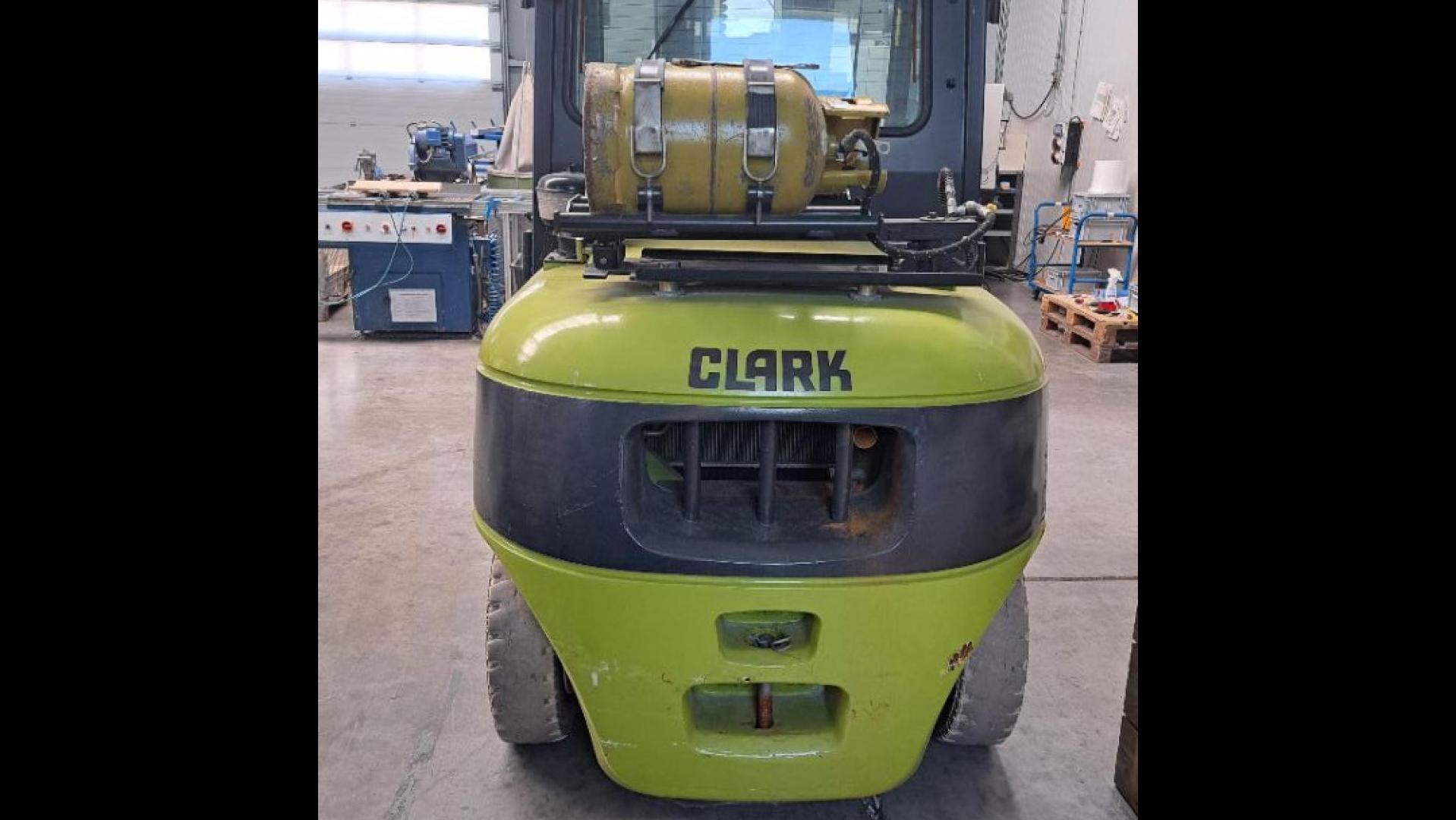 机械设备: CLARK 5000 kg