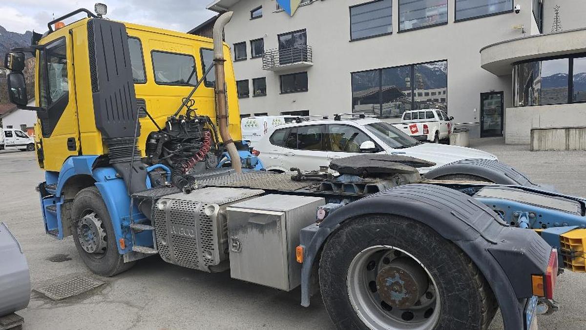 机械设备: IVECO Strallis 4x2 Sattelzugmasch